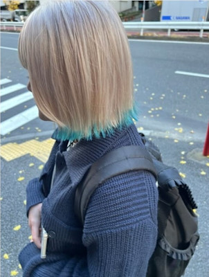 ホワイトブリーチ×裾カラーターコイズ