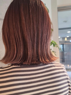 切りっぱなしボブ×ピンクブラウン