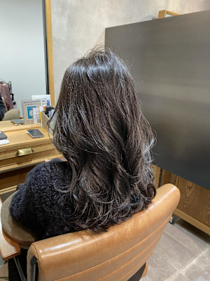 ダークグレージュ