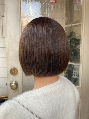 肩上ボブ艶感上品マロンベージュ美シルエットボブ