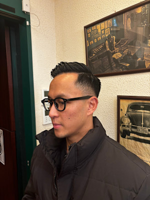 MEN'Sミドルローフェードサイドパートスタイル