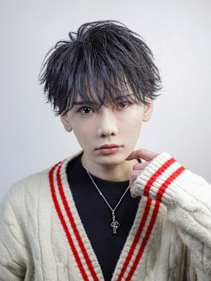 シースルーフェザーショート