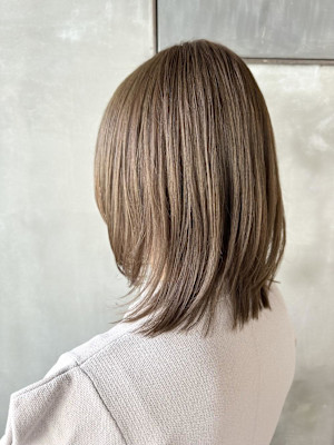 ミディアム・グリーンベージュ・レイヤー