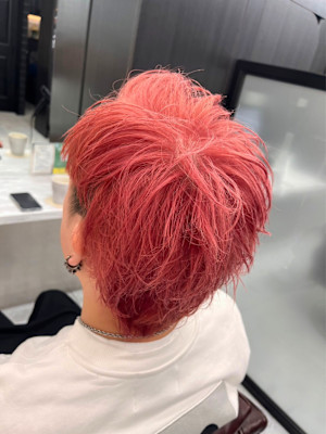 ツーブロック   韓国風 ピンクマッシュウルフ