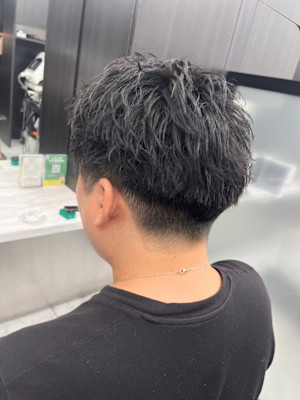 黒髪 短髪 ツーブロック 束感