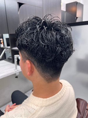 刈り上げショート 緩め無造作パーマ