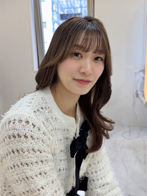 くびれヘア　シースルーバング　艶髪