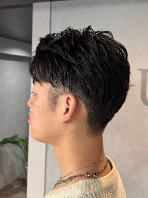 メンズ　刈り上げ　アップバング