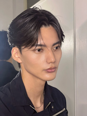 韓国風センターパートカルマヘア