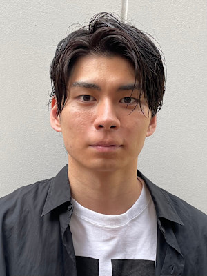 大人ツーブロックセンターパート