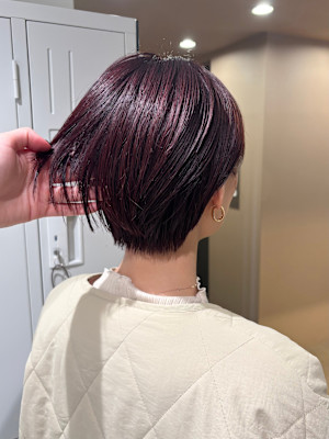 ショート/ワインレッドカラー/暖色カラー/水素カラー/横浜駅