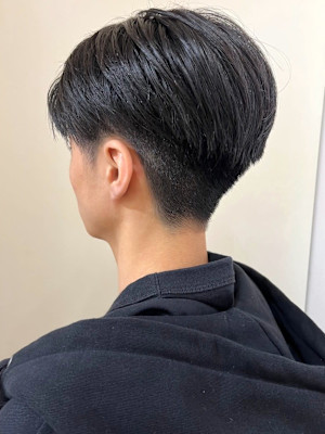 刈り上げ　爽やかショートマッシュ　ツーブロック　20代