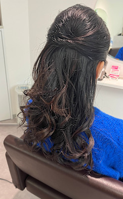 ドレスに似合うハーフアップヘア