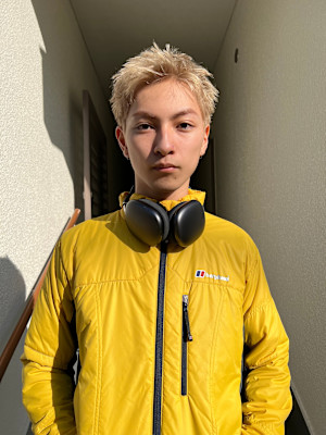 ブロンドスパイキー