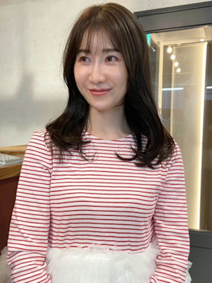 オリーブベージュ ゆる巻きセミロング シースルーバング