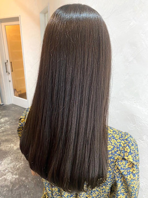 ショコラブラウン ストレートヘア 髪質改善 赤み消し