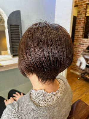 大人ショートミルクテーベージュハイライトレイヤーボブウルフ