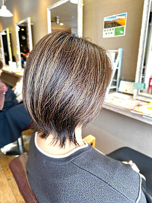 ミディアムストレート外ハネボブ大人ショート切っぱなしボブ