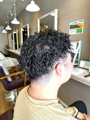 ツイストスパイラルパーマツーブロックマッシュメッシュフェード