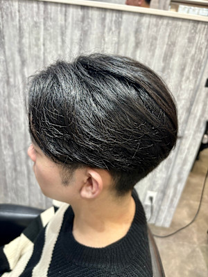 ナチュラルセンターパート 毛流れリバースパーマ