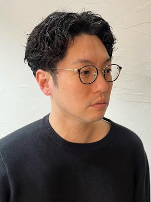 メンズパーマ ツーブロック アップバング