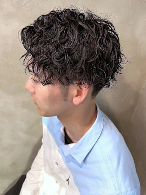 波巻きパーマ サイドパート ツーブロック 束感