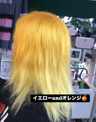 イエローオレンジ