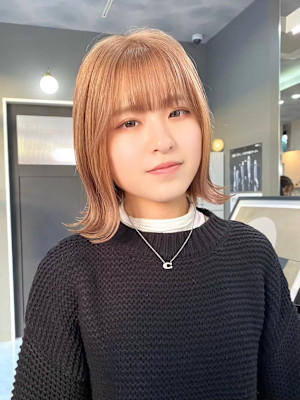 透明感ミルクティーベージュ外ハネボブ