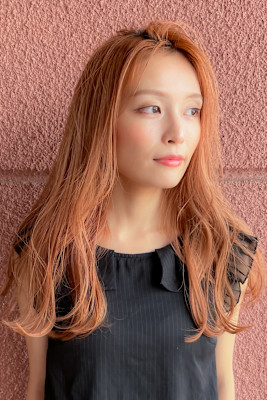 ツヤ感たっぷりのロングヘア