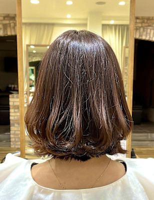 【くびれヘア×ベージュカラー】