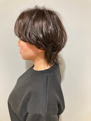 マッシュウルフで個性を引き立てる最新ヘアスタイル赤羽美容室