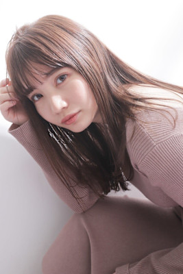 髪質改善ナチュラルストレートスタイル