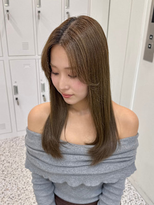 カーテンバング　ストレート　透明感カラー