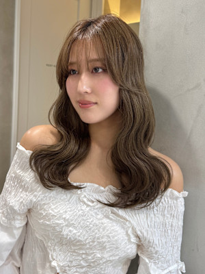 シースルーバング　ウェーブヘア　透明感カラー