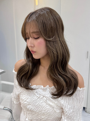 ウェーブ巻き　オリーブカラー　シースルーバング