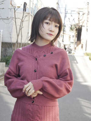 ロブ　顔まわりレイヤー　前髪レイヤー