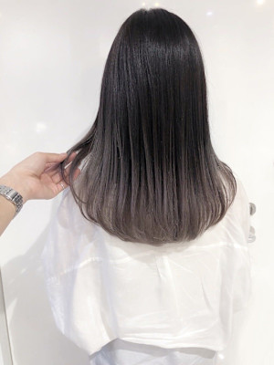 イメチェン/ホワイトブロンド/外ハネボブ/美髪/八乙女