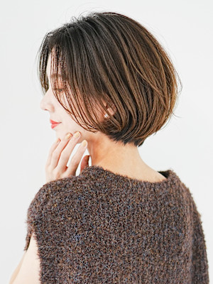 前下がりショート・ボブ/絶壁解消/前髪あり/40代