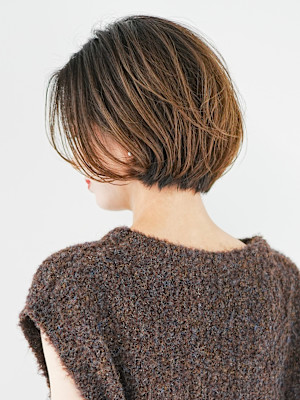 前下がりショート・ボブ/絶壁解消/前髪あり/40代