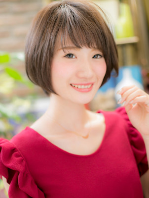 大人かわいい小顔前下がり暗髪クラシカルボブ　マロンベージュ