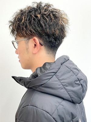 ツイスパ ショートヘア ハイライト ブリーチ