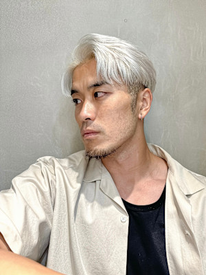 【吉田智哉】フェザーショート、刈り上げショート、グレー