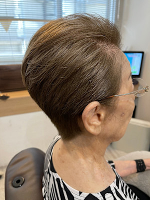 脱白髪染め ミセスショート