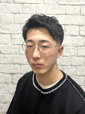 メンズ／ローフェード／アップバング／ショート／刈り上げ