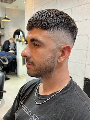 スキンフェードクロップスタイル