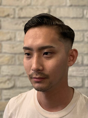 サイドパートスタイル