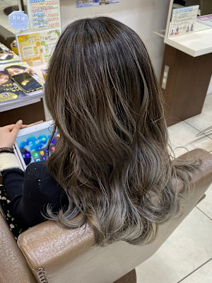 バレイヤージュ　ミルクティーグレージュ