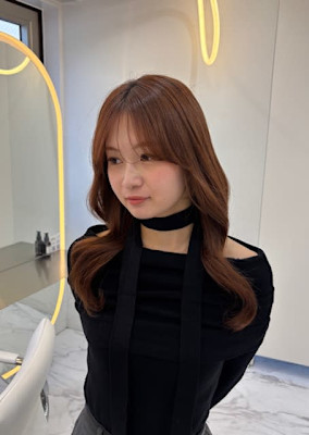 レイヤー　顔まわりカット　シースルーバング