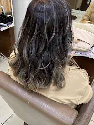 バレイヤージュ　グレージュ