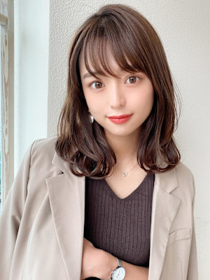 韓国風美髪外ハネボブくびれミディアムレイヤーワイドバング